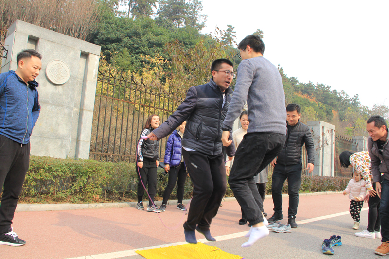 指压板跳绳.jpg 指压板跳绳.jpg
